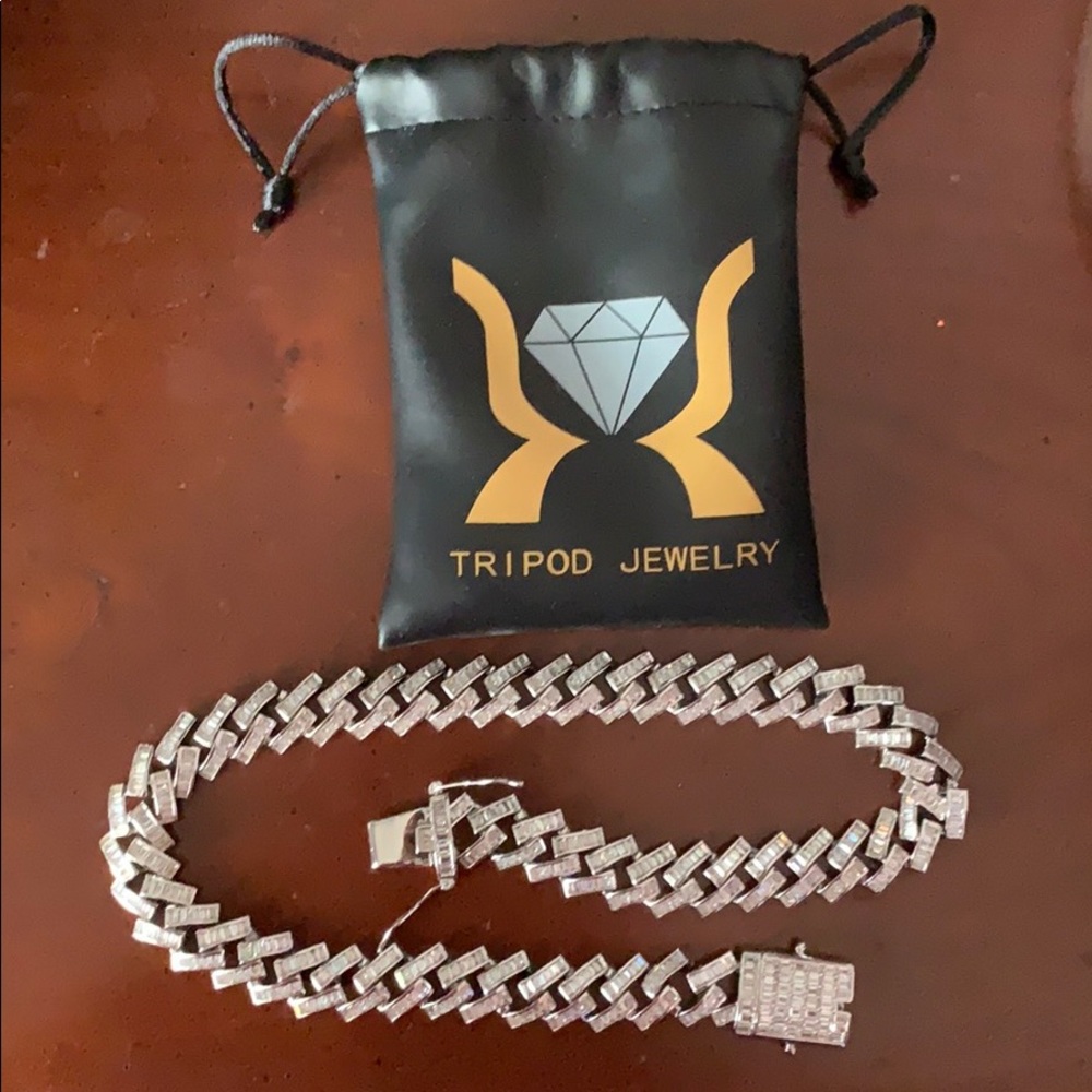 Men’s silver chain
